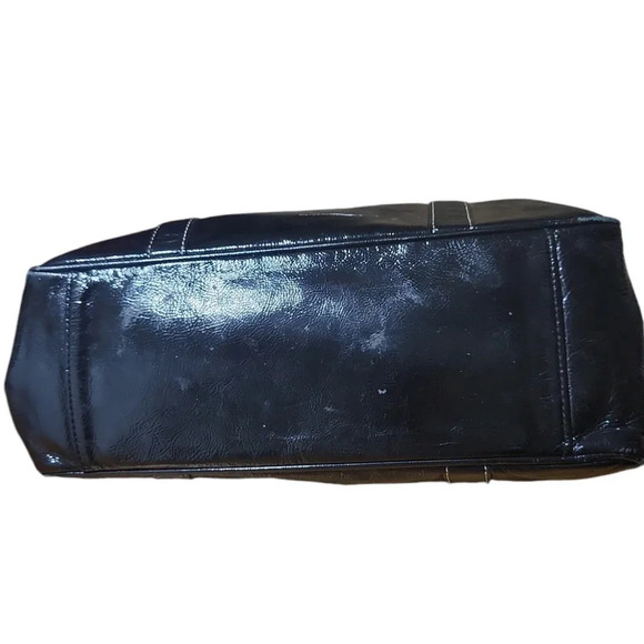 Coach Gallery F12839 Black Patent Leather Shoulder Tote – Turnlock Side Pockets - Picture 9 of 16